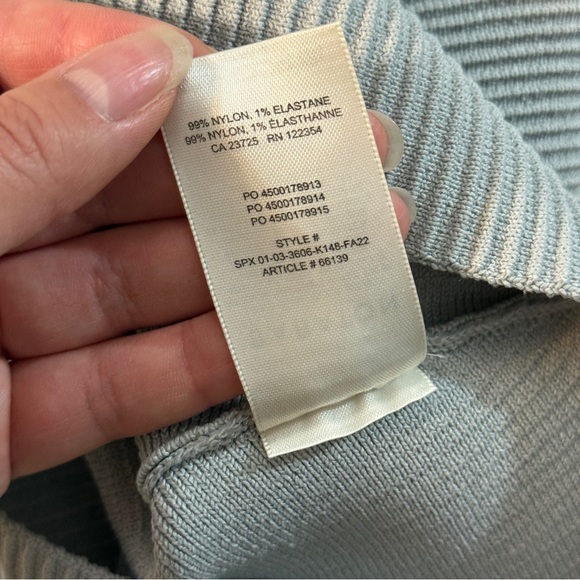 Babaton Aritzia Sculpt Knit Squareneck Cropped Tank Gray XS - Picture 5 of 5